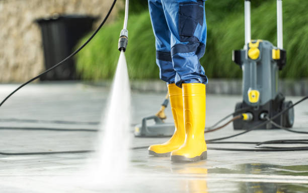 Best Deck Pressure Washing  in Glendale, CA